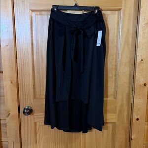 NWT Elle Stylish Black High-Low Skirt